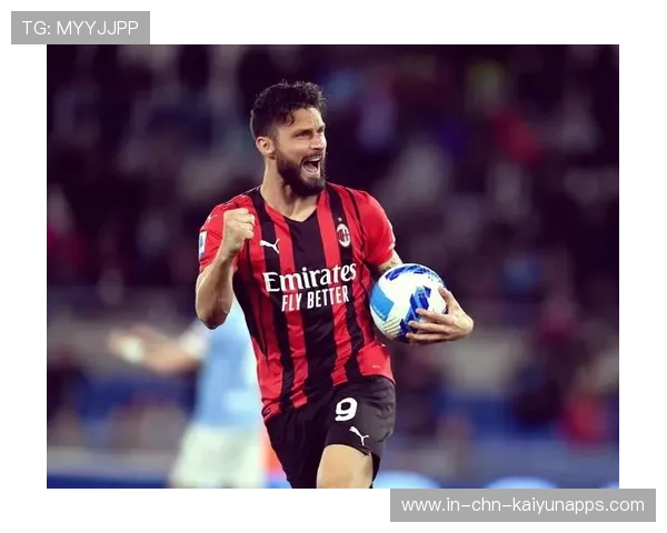 AC米兰三脚配合攻入禁区，吉鲁转身劲射破网